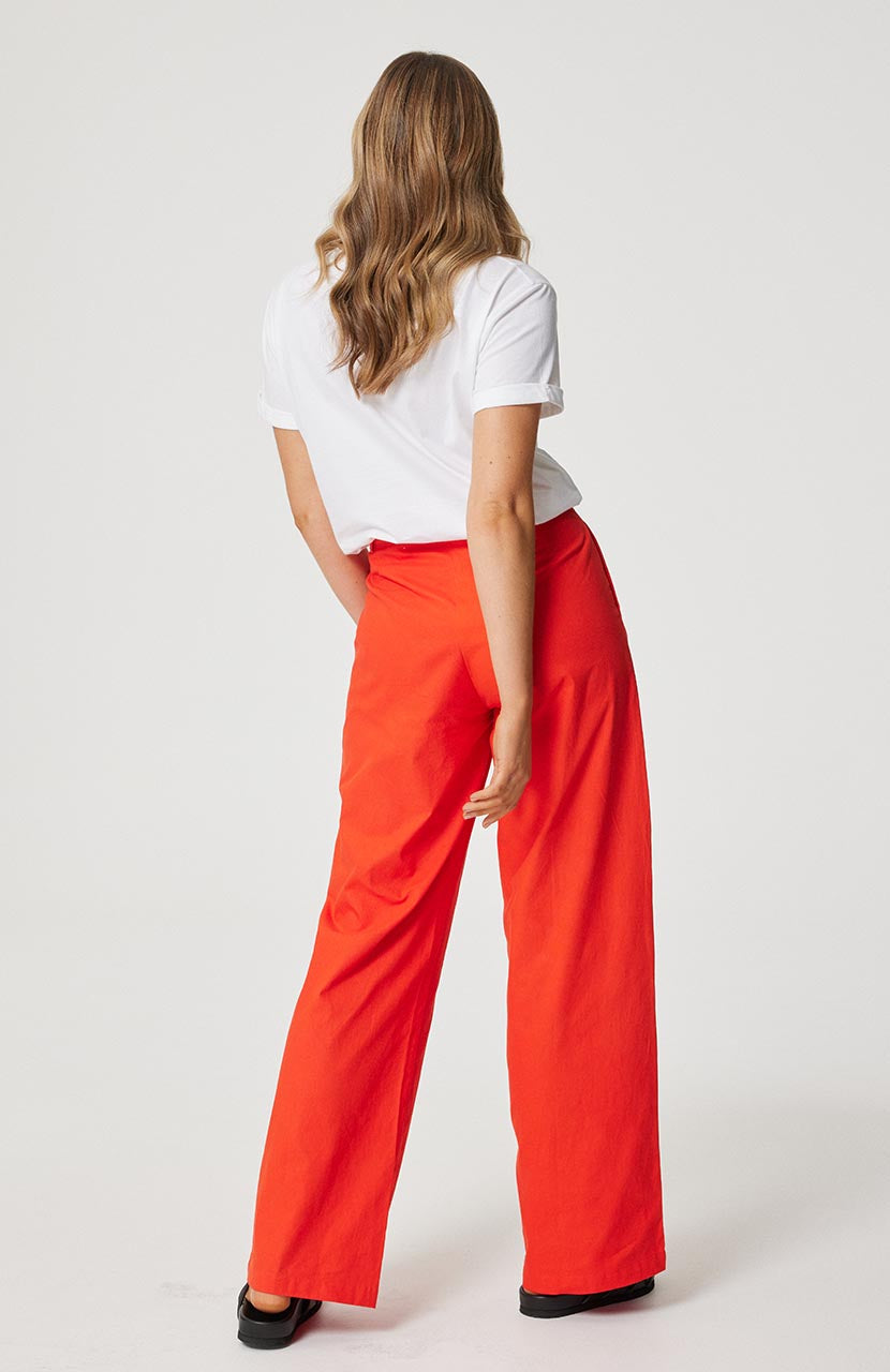 Lucy Trouser - Campari